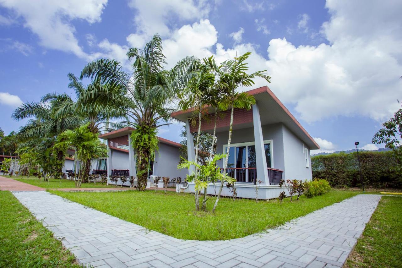 The La Valle'E Resort Khao Lak Bagian luar foto